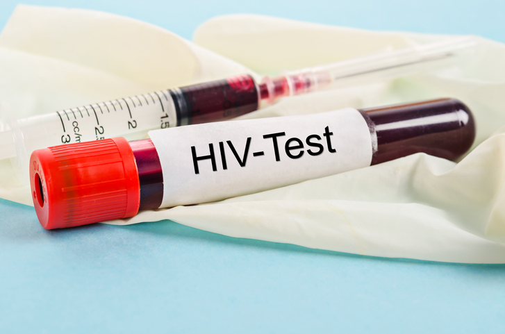 독시펩, HIV PrEP와 PEP, 콘돔, 예방접종, 정기 STI 검사가 서로 다른 역할을 하는 종합적인 성건강 예방 전략 이미지